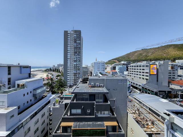 2 Bedroom Property for Sale in Sea Point Western Cape